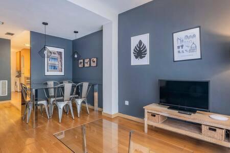 דירות ברצלונה Bright And Modern Duplex With Terrace In Eixample District P2 מראה חיצוני תמונה