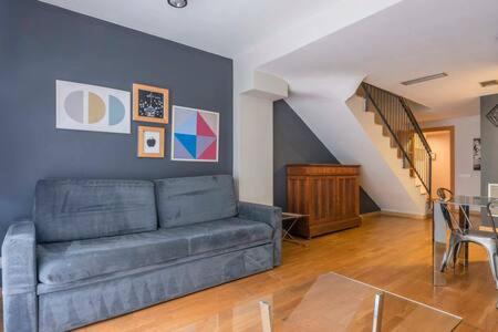 דירות ברצלונה Bright And Modern Duplex With Terrace In Eixample District P2 מראה חיצוני תמונה